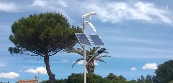 Eclairage industriel avec panneaux solaires Eclairage industriel avec panneaux solaires