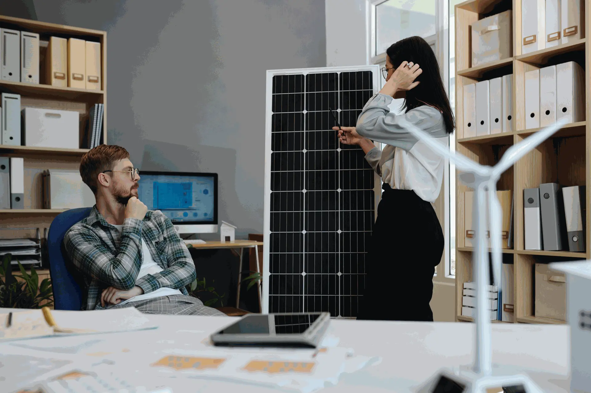 Ingénieurs IDSE Solutions en expertise pour inspection des panneaux pv et sélection des équipements photovoltaïques