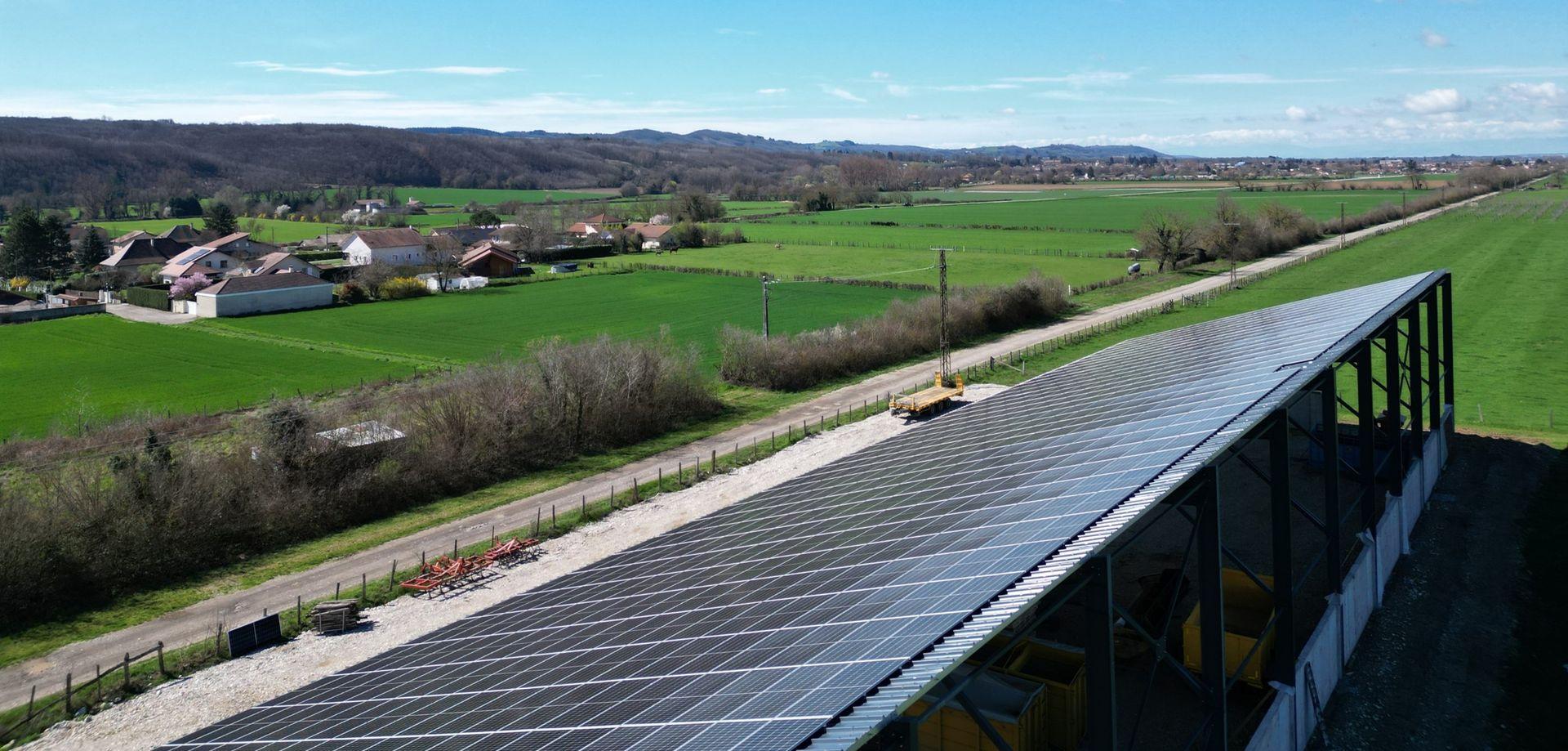 Installation photovoltaïque avec panneaux solaires IDSE Solutions Installation photovoltaïque avec panneaux solaires IDSE Solutions