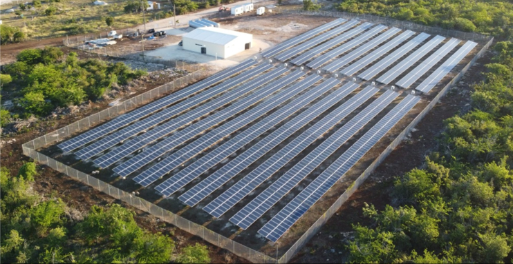 Installation photovoltaïque avec panneaux solaires IDSE Solutions Installation photovoltaïque avec panneaux solaires IDSE Solutions